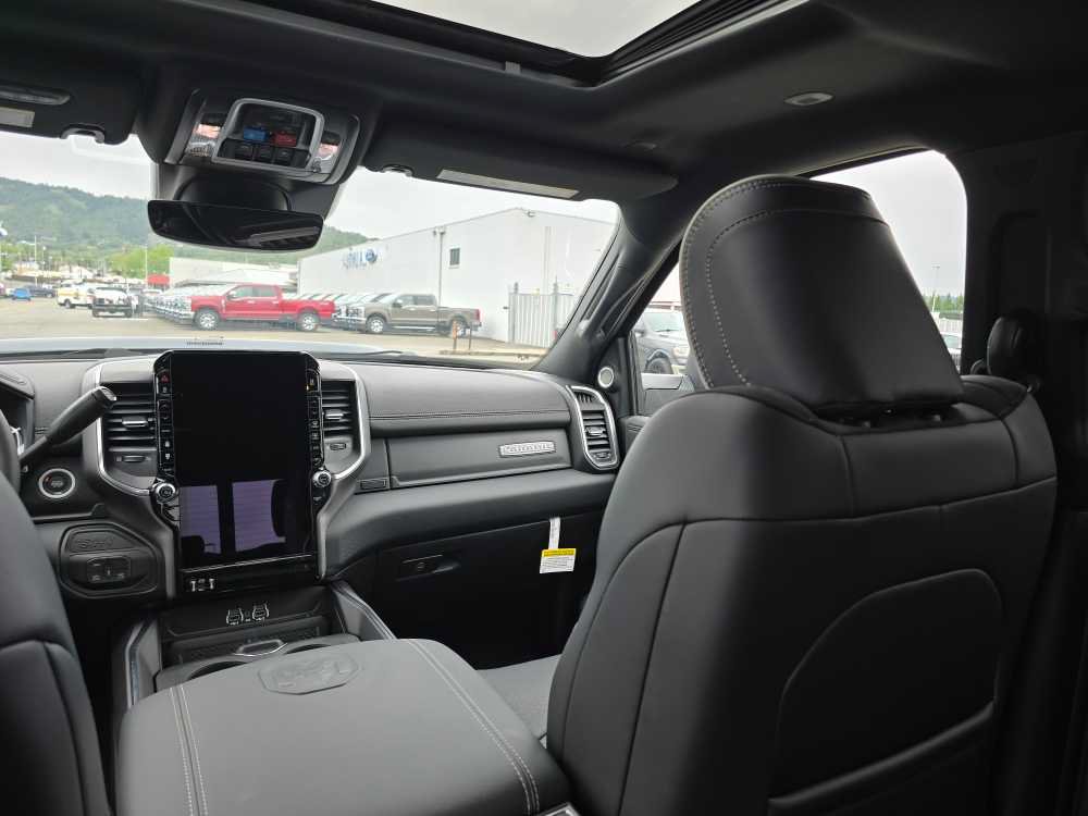 New 2026 RAM 2500 Laramie AWD/4WD image 14