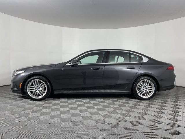 Used 2024 BMW 530i RWD image 6