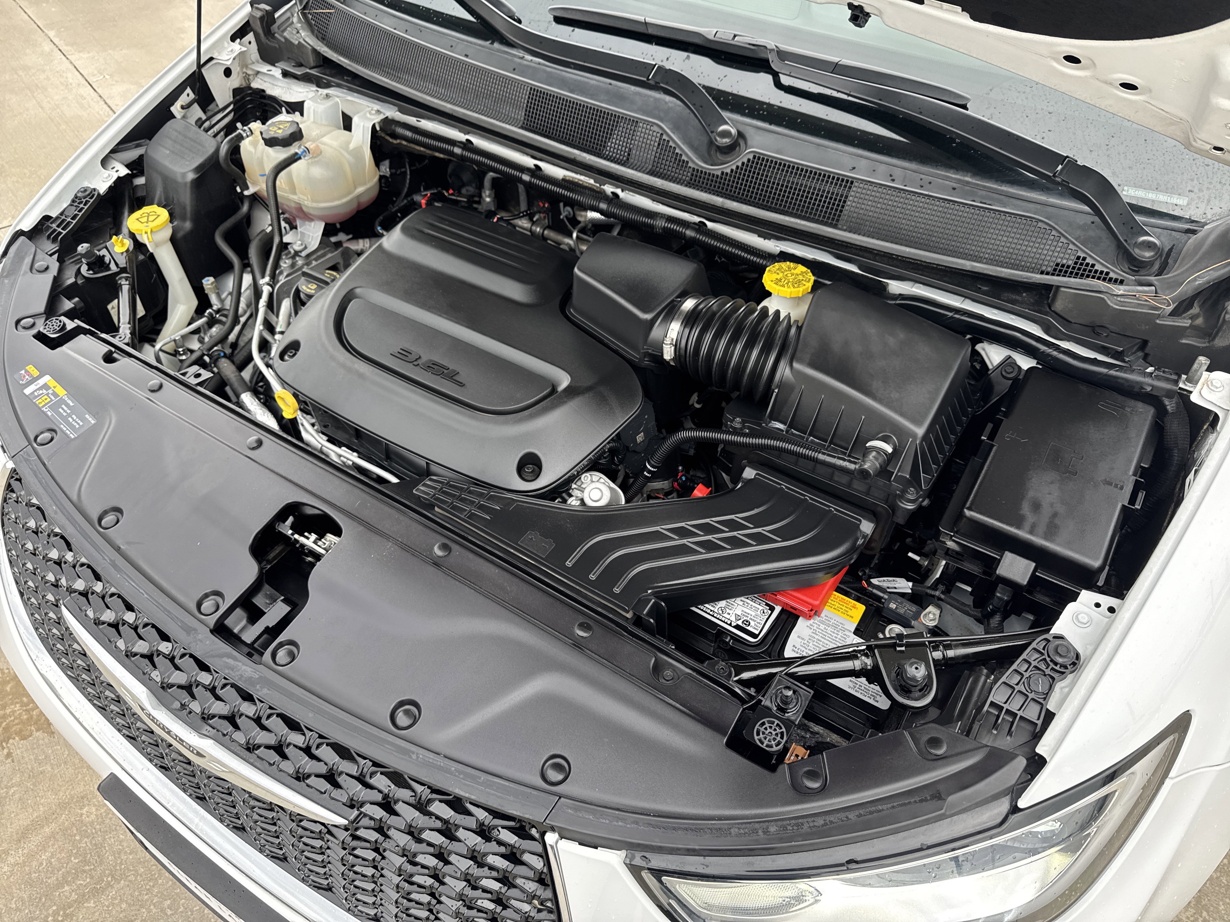 Used 2024 Chrysler Pacifica Touring-L image 33