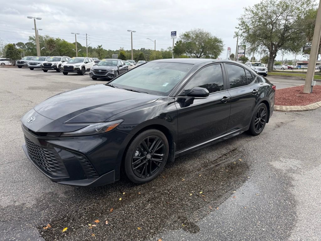 Used 2025 Toyota Camry SE FWD image 12