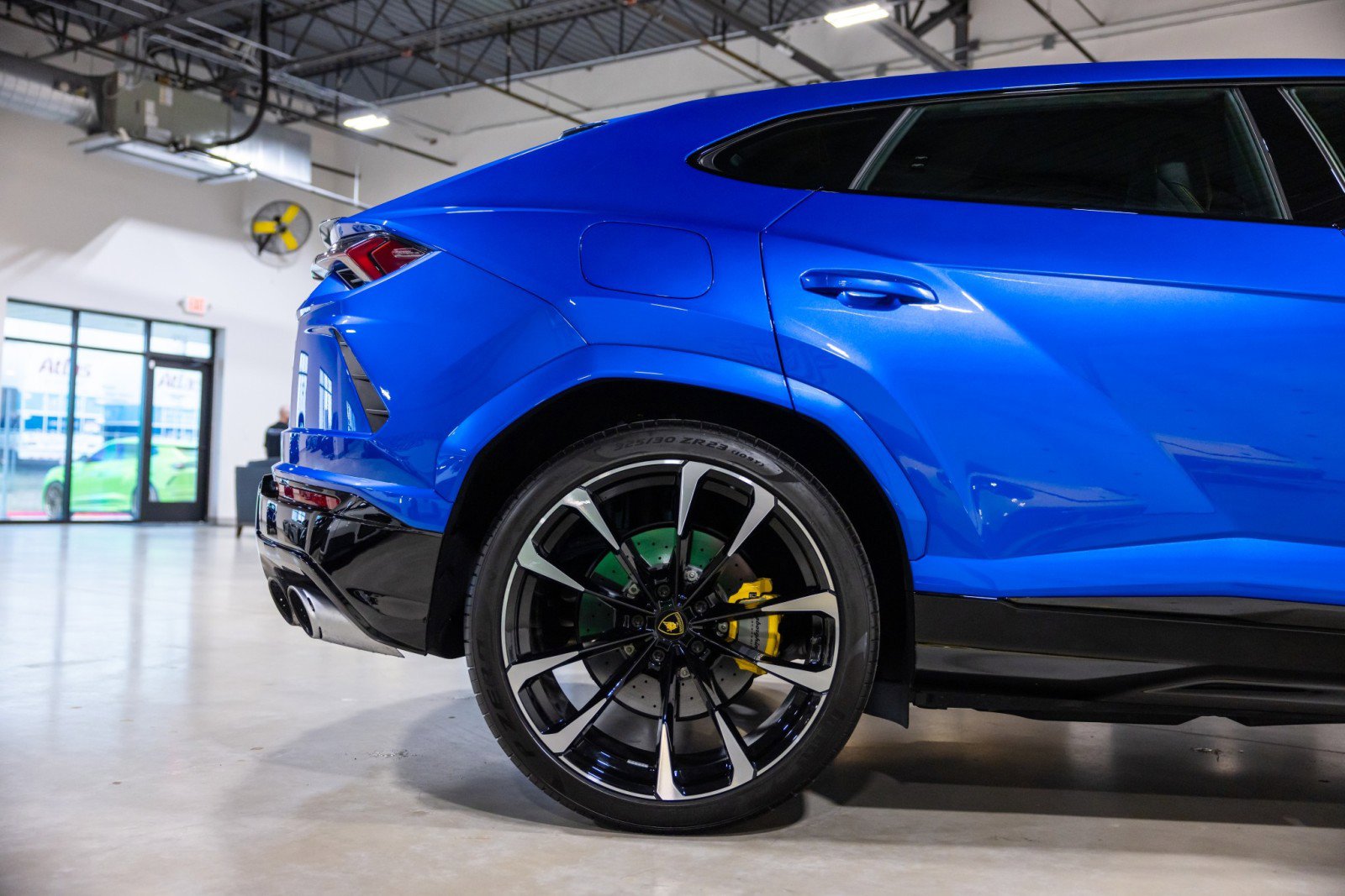 Used 2022 Lamborghini Urus image 25