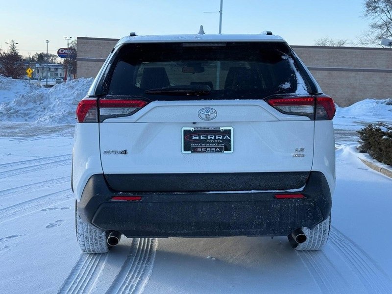 Used 2019 Toyota RAV4 LE w/ All Weather Liner Package image 4