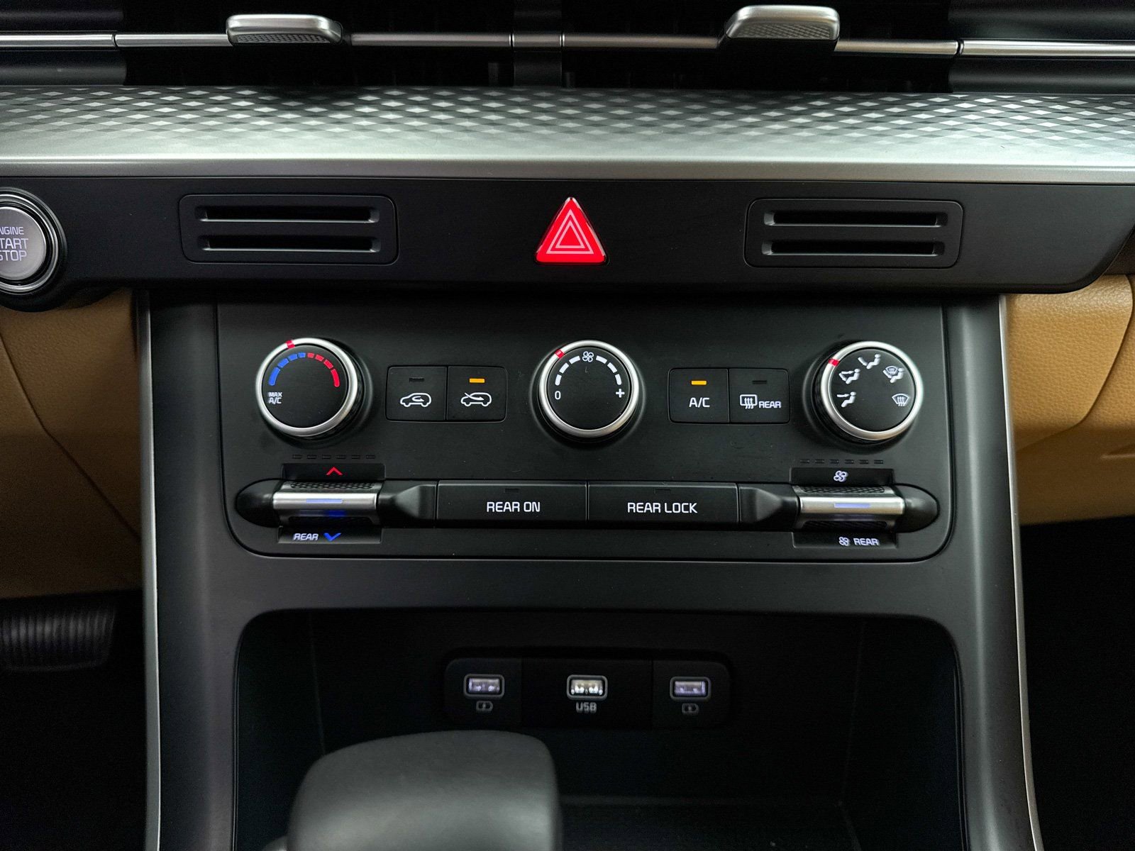 Used 2024 Kia Carnival LX image 24