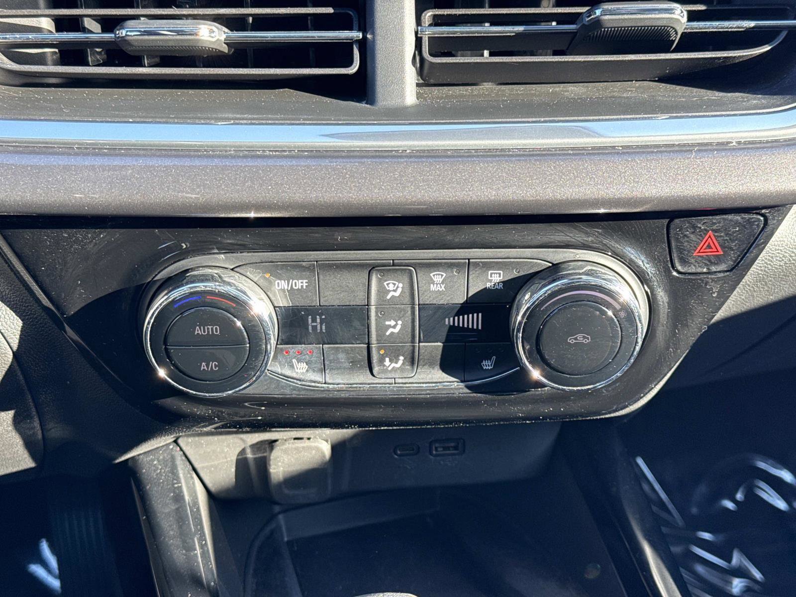 Used 2024 Chevrolet Trax ACTIV w/ Sunroof Package image 6