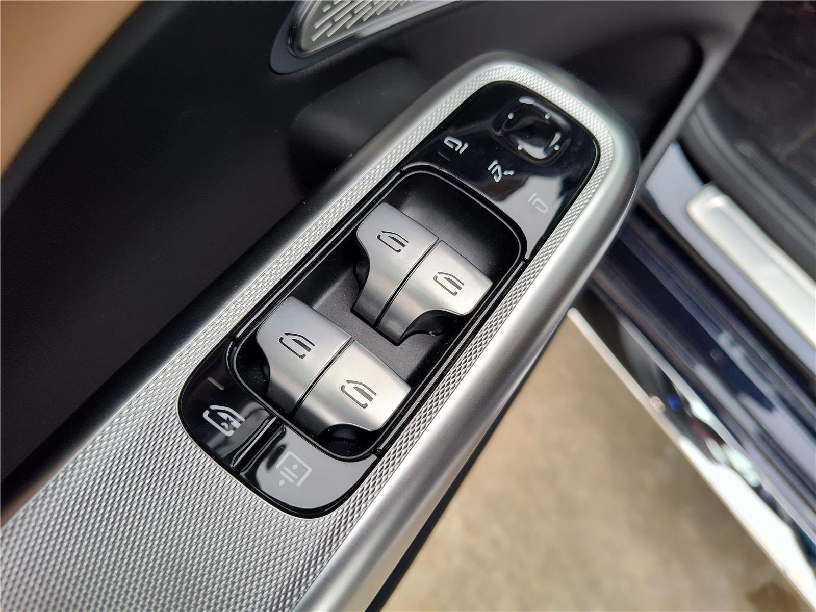 Used 2025 Mercedes-Benz E 53 AMG e 4MATIC Sedan image 15