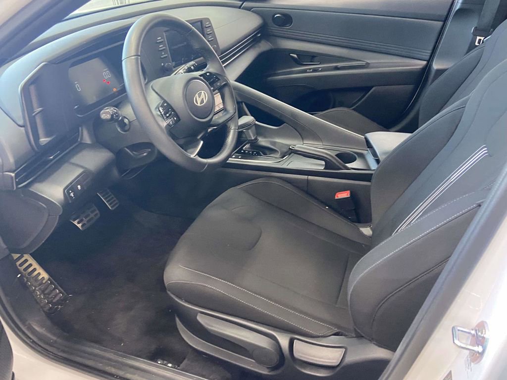 Certified 2025 Hyundai Elantra Sport image 13