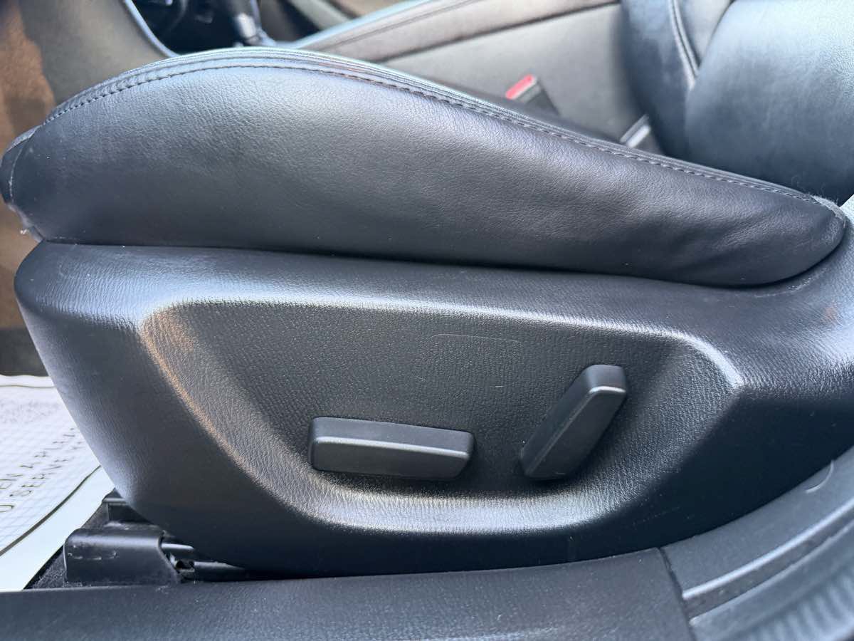 Used 2017 MAZDA MAZDA3 Touring FWD image 22
