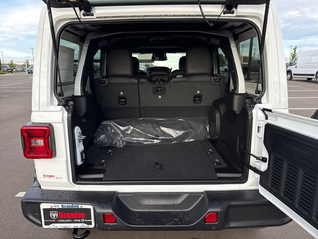 New 2027 Jeep Wrangler Unlimited Sahara AWD/4WD image 28