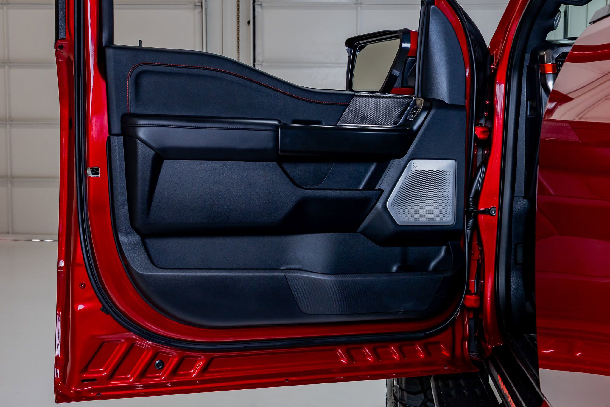 Used 2025 Ford F150 Raptor AWD/4WD image 36