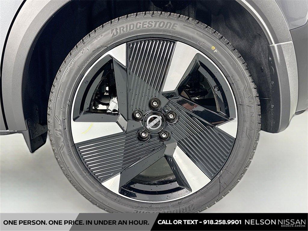 New 2025 Nissan Kicks SR w/ SR Premium Package image 30