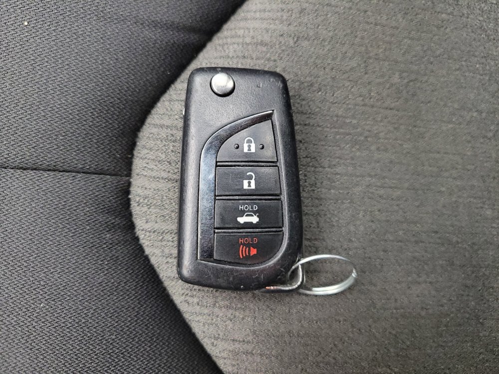 Used 2019 Toyota Camry LE FWD image 32