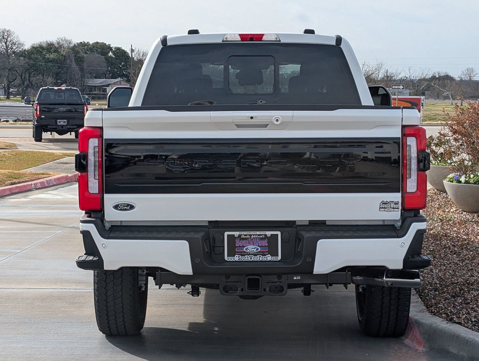 New 2026 Ford F350 Platinum w/ FX4 Off-Road Package image 4