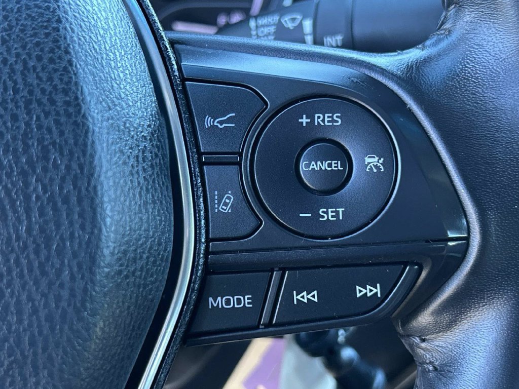 Used 2020 Toyota Camry SE FWD image 28