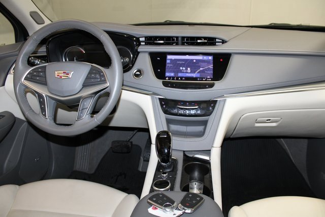 Certified 2022 Cadillac XT5 Premium Luxury image 16