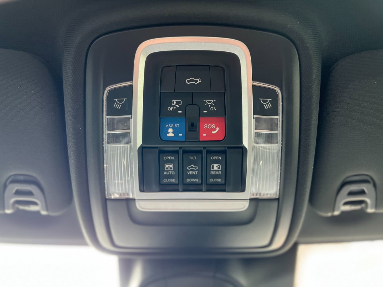 Used 2020 RAM 2500 Limited AWD/4WD image 19