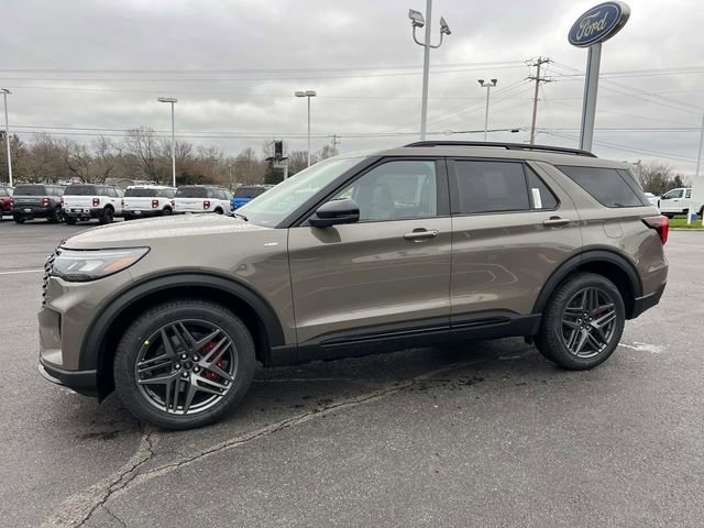 New 2026 Ford Explorer ST-Line image 3