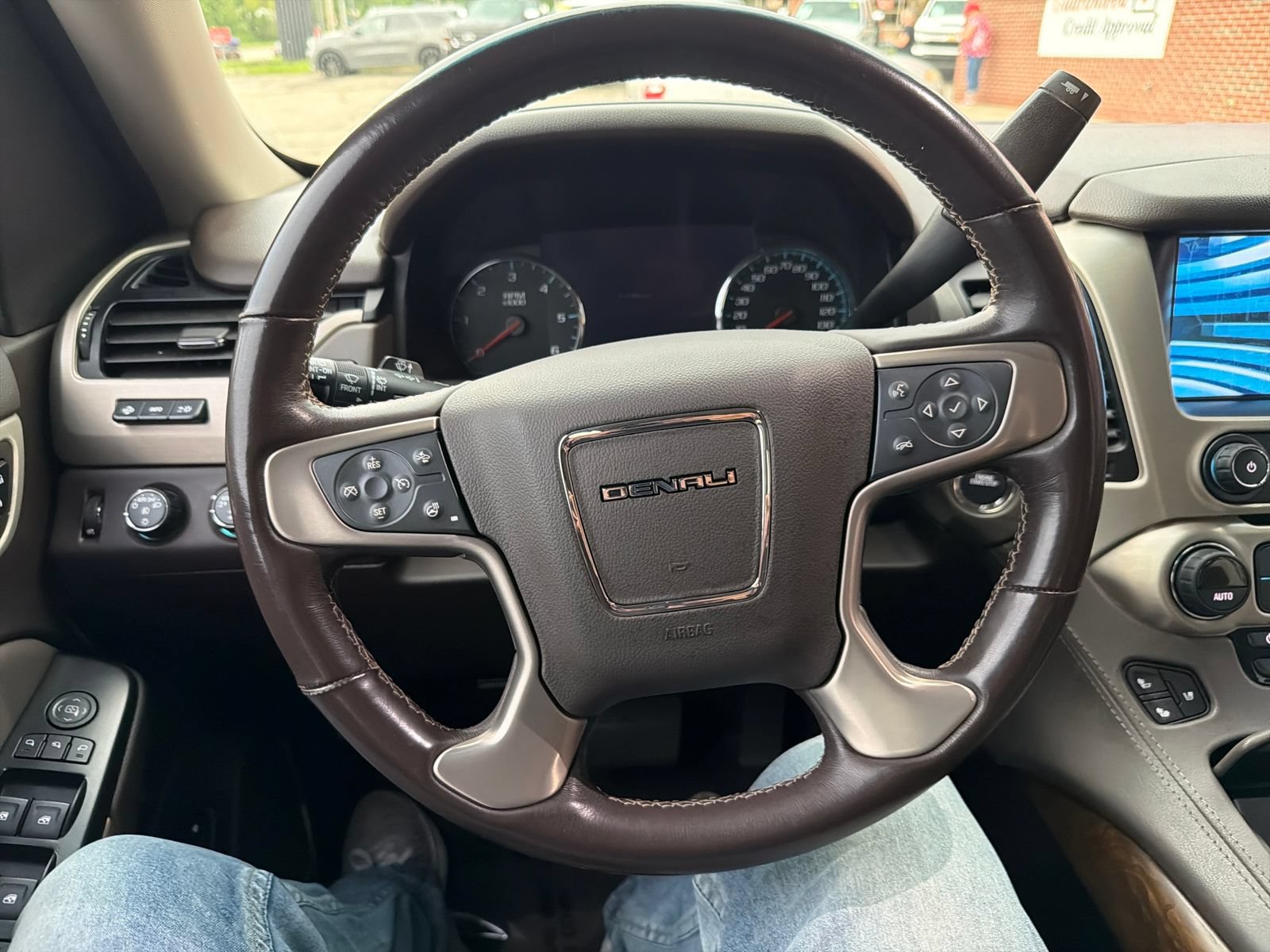 Used 2020 GMC Yukon Denali w/ Denali Ultimate Package AWD/4WD image 17