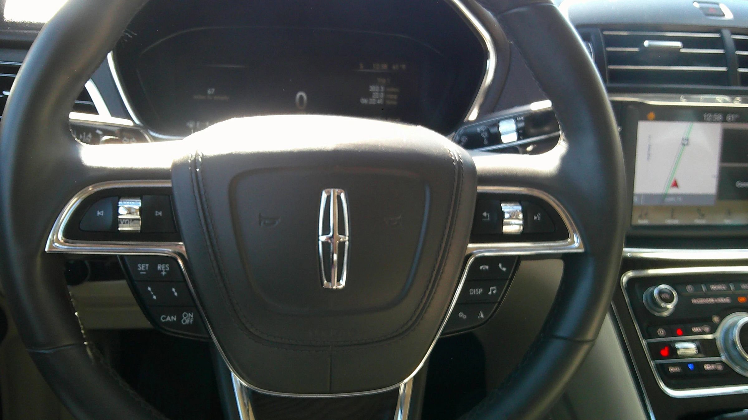 Used 2019 Lincoln Continental Select image 39