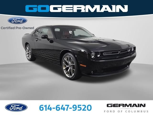 Used 2020 Dodge Challenger SXT w/ Plus Package RWD image 4