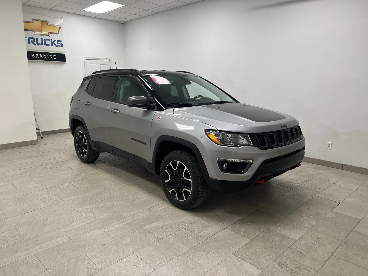 Used 2021 Jeep Compass Trailhawk w/ Convenience Group image 3