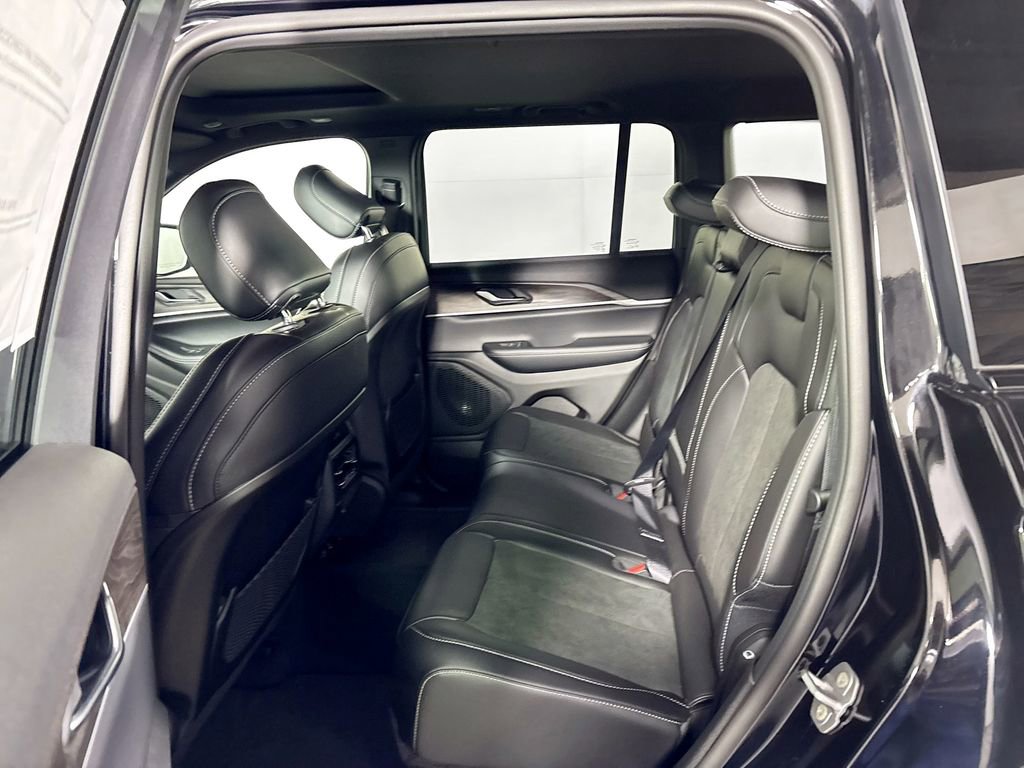 New 2026 Jeep Grand Cherokee Altitude AWD/4WD image 21