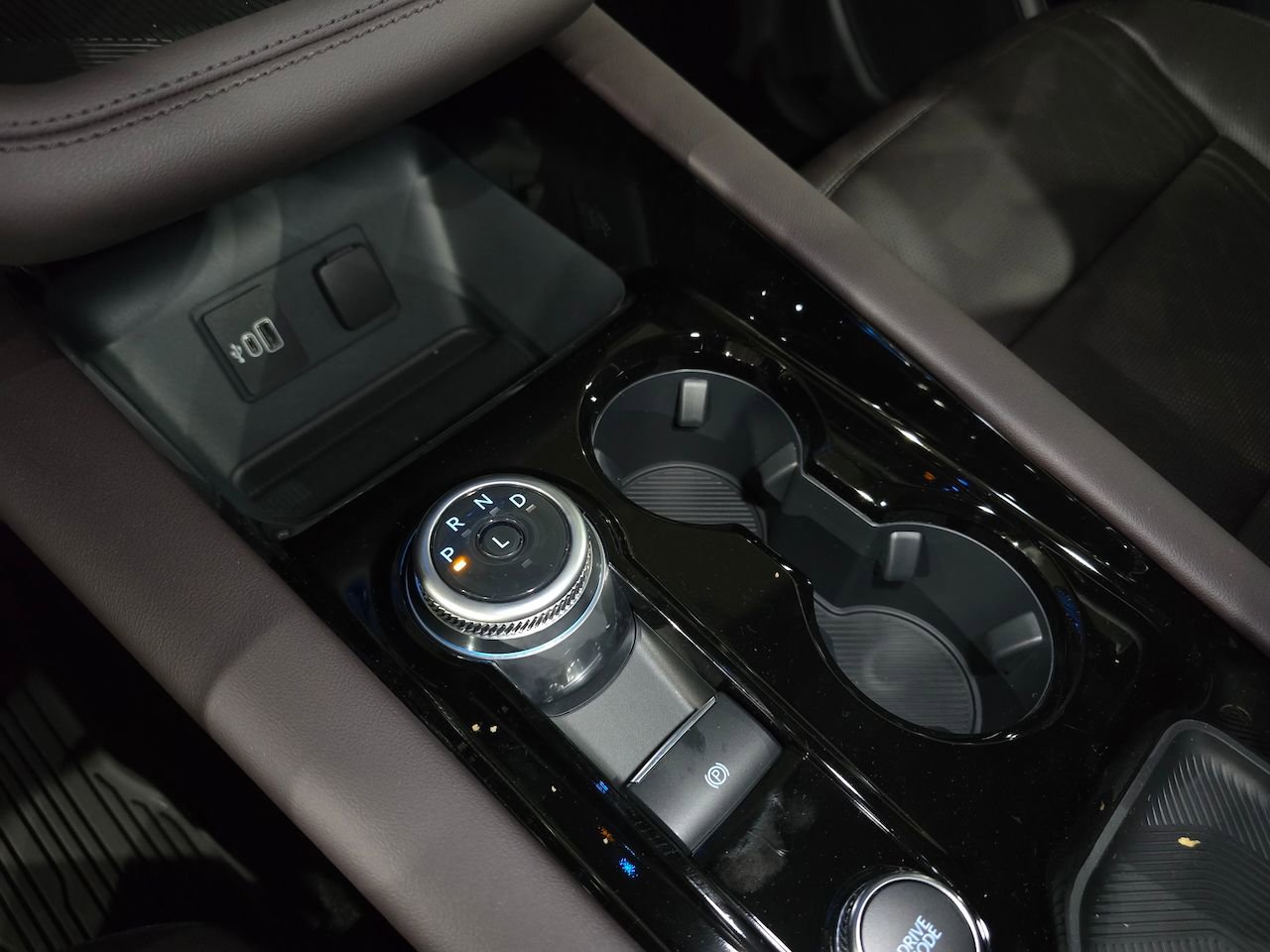 New 2026 Ford Explorer Platinum image 32