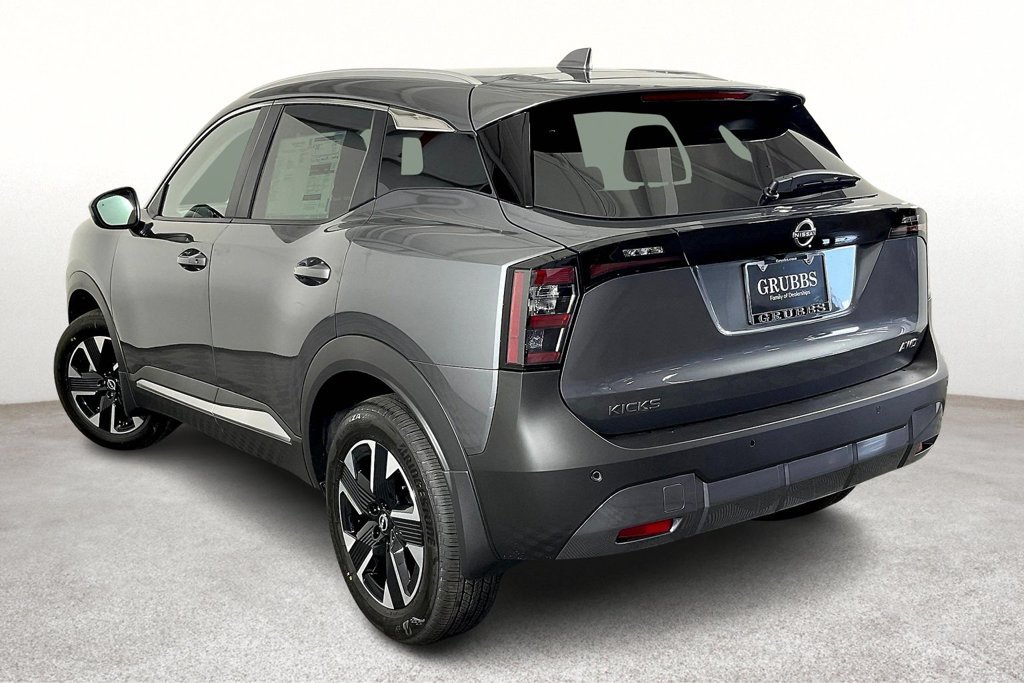 Used 2025 Nissan Kicks SV w/ SV Premium Package AWD/4WD image 6