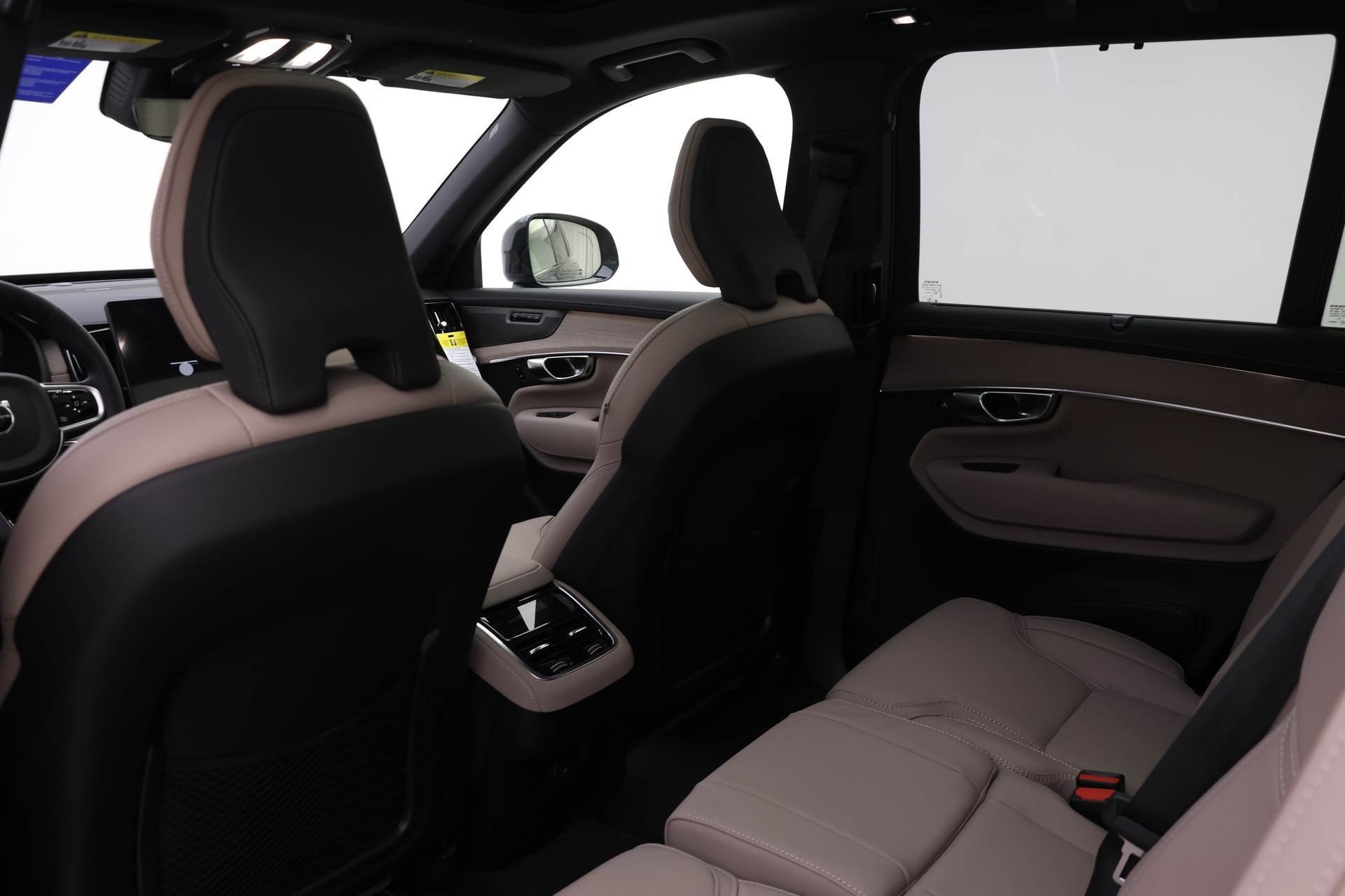 New 2026 Volvo XC90 B6 Ultra w/ Protection Package Premier image 11