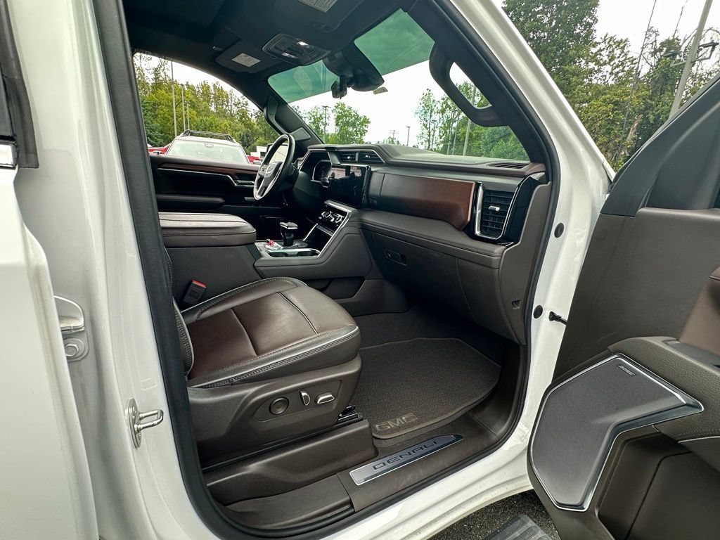 Used 2023 GMC Sierra 1500 Denali w/ Denali Reserve Package AWD/4WD image 13