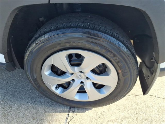 Used 2024 Toyota RAV4 LE image 17