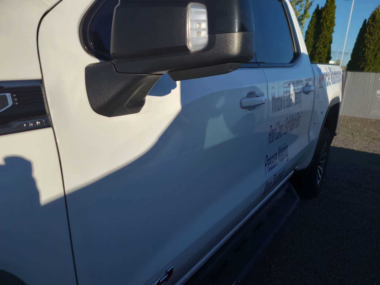 Used 2021 GMC Sierra 1500 AT4 image 2