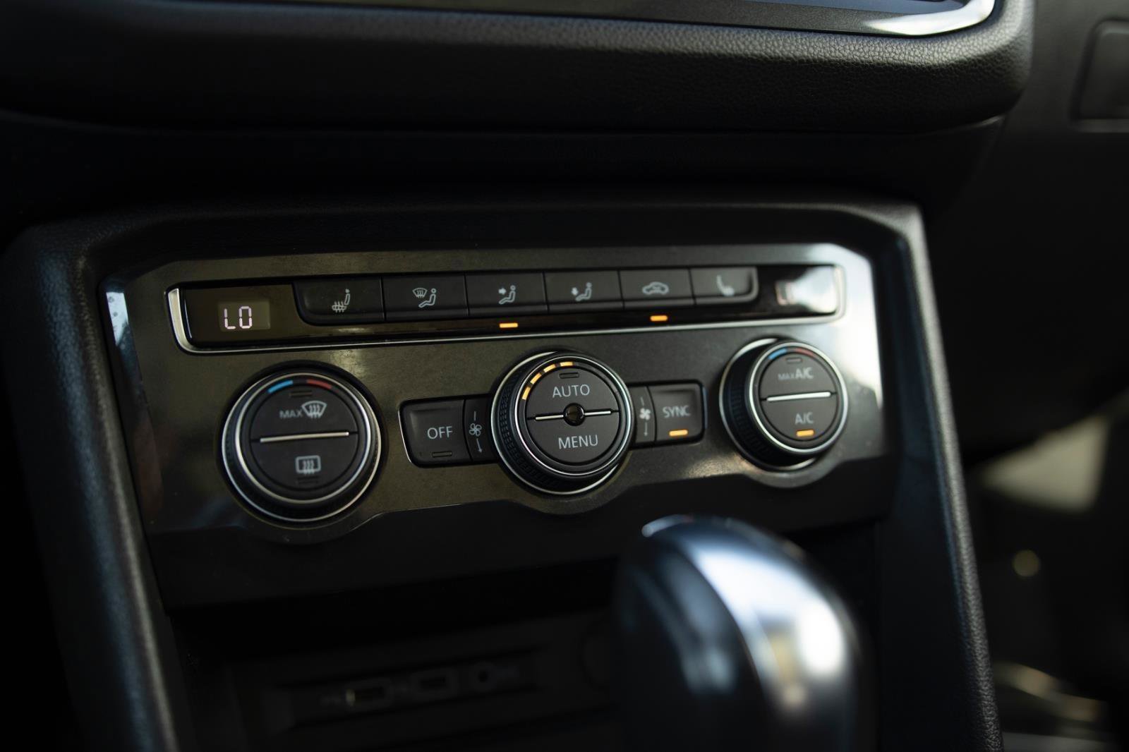 Used 2019 Volkswagen Tiguan S image 9