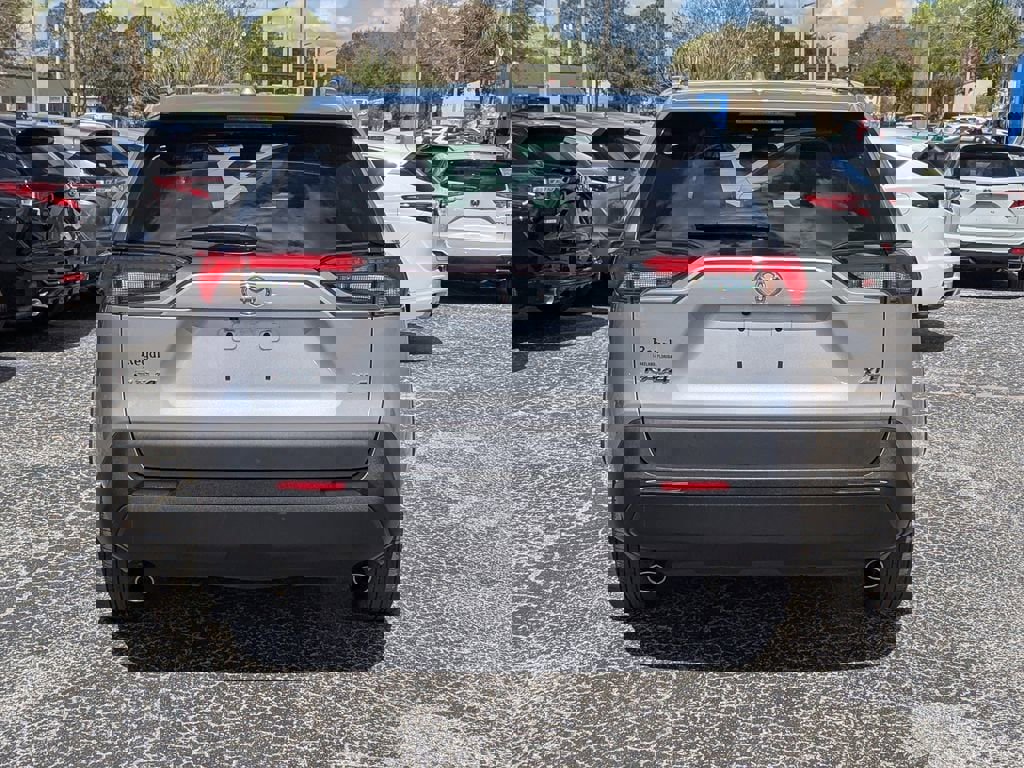 Used 2023 Toyota RAV4 XLE Premium FWD image 4