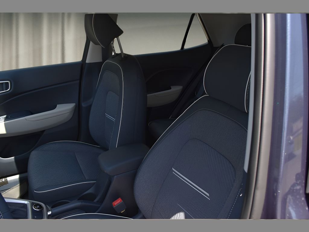 New 2025 Hyundai Venue Limited image 28