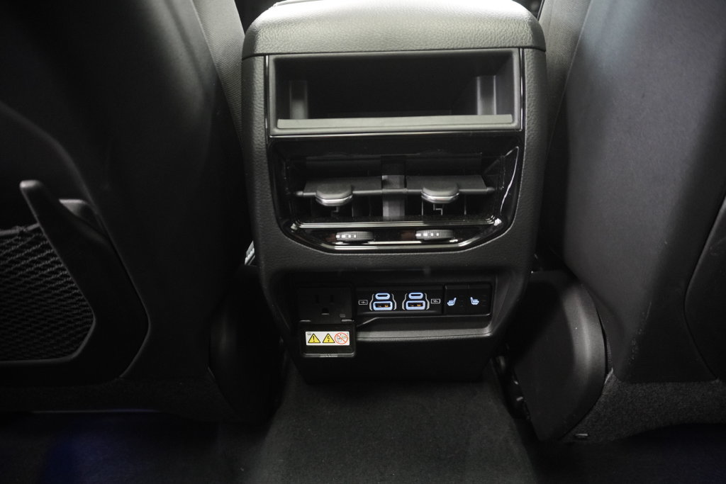 Used 2025 Jeep Grand Cherokee Overland w/ Adv Protech Group III AWD/4WD image 31