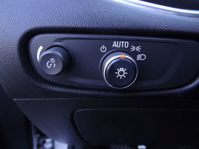 Used 2020 Chevrolet Malibu LT FWD image 14