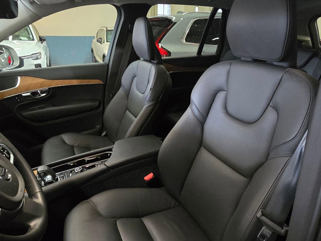 Certified 2025 Volvo XC90 B6 Core w/ Climate Package image 21