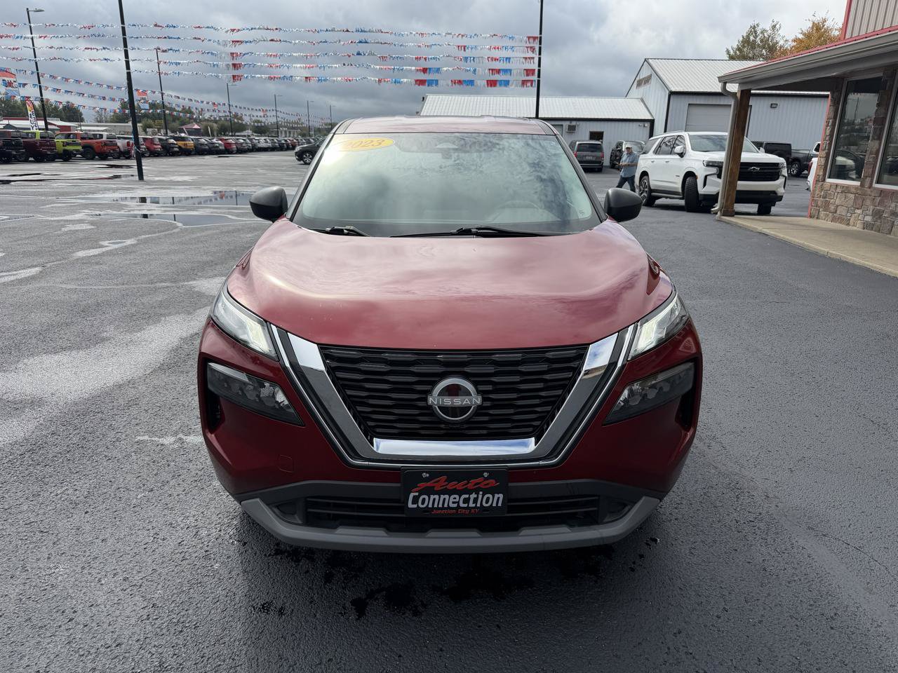 Used 2023 Nissan Rogue S AWD/4WD image 10