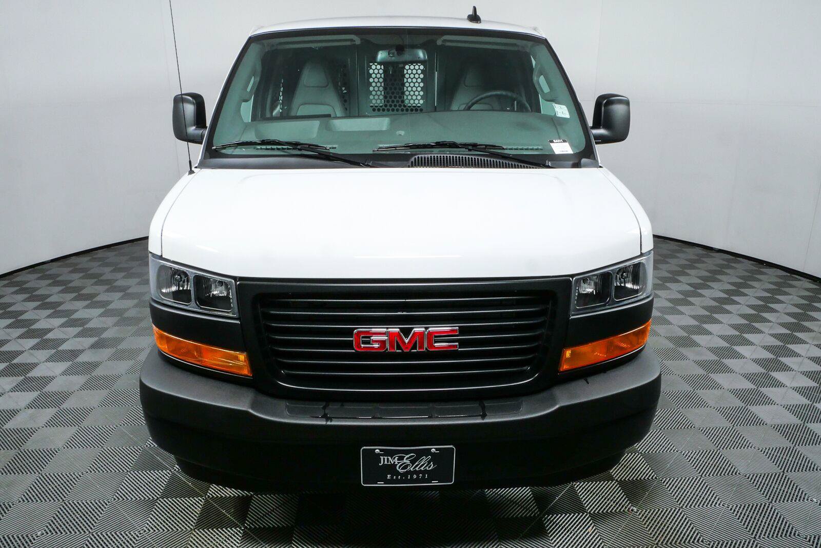 New 2025 GMC Savana 2500 w/ Driver Convenience Package RWD image 19