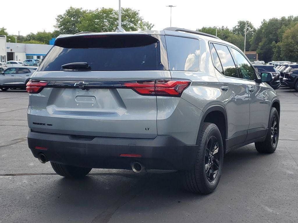Used 2023 Chevrolet Traverse LT w/ Midnight/Sport Edition AWD/4WD image 3