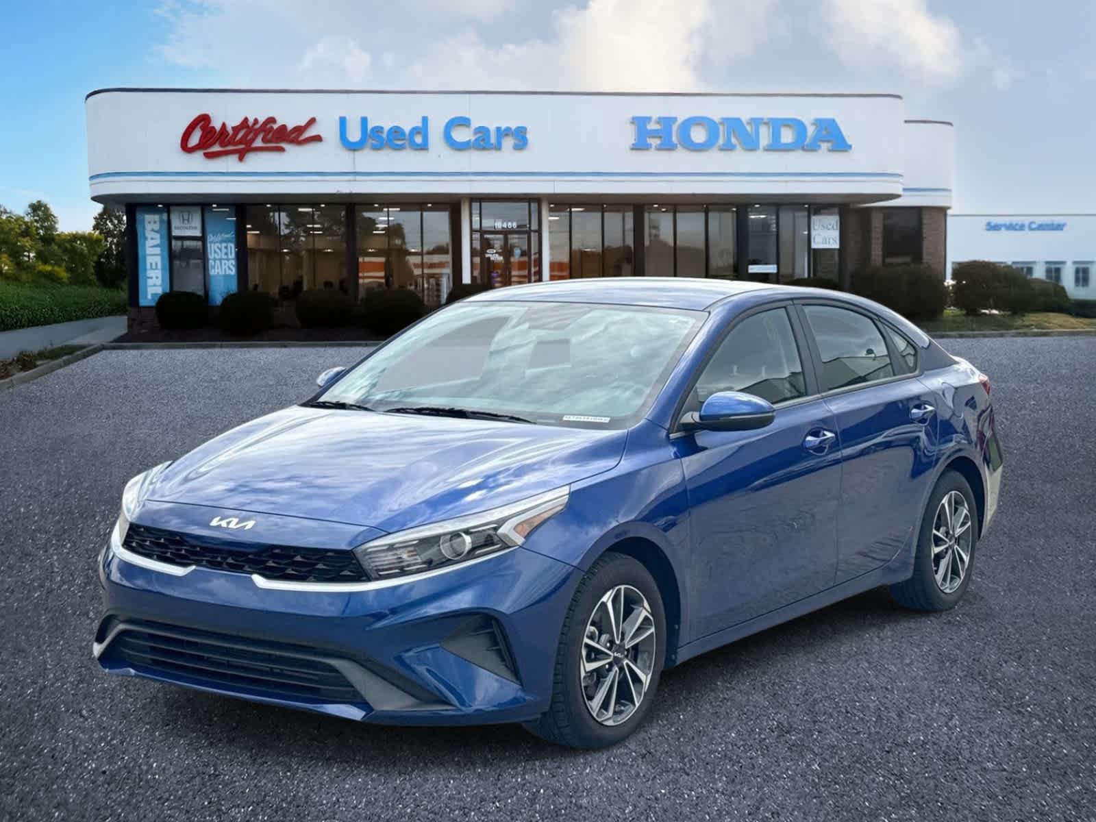 Used 2024 Kia Forte LXS w/ LXS Technology Package FWD image 1