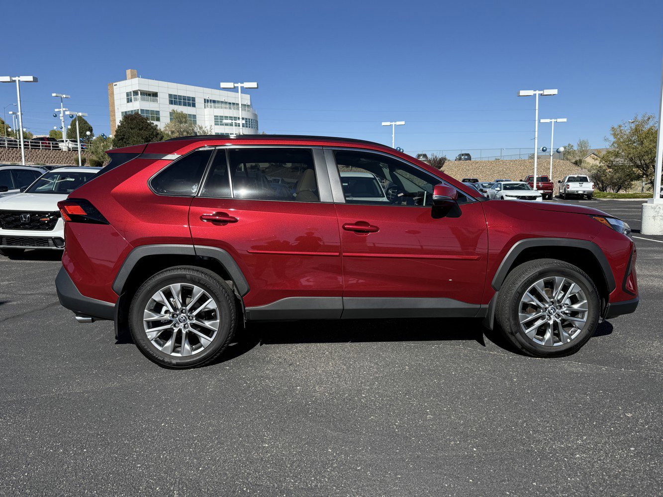 Used 2025 Toyota RAV4 XLE Premium image 4