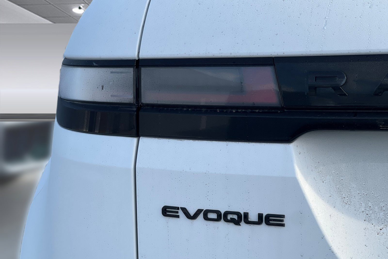 Used 2024 Land Rover Range Rover Evoque Dynamic SE image 12