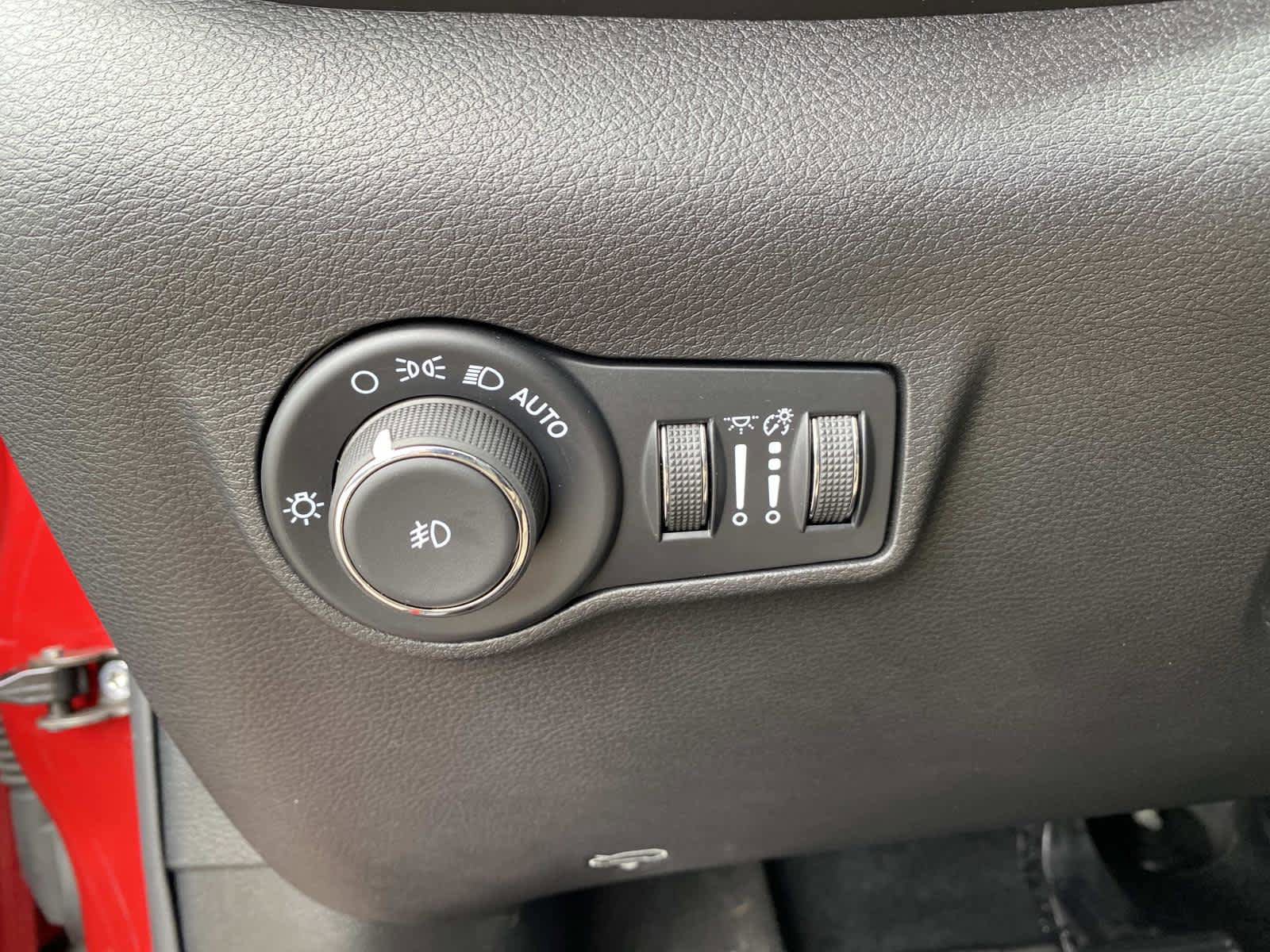 Certified 2025 Jeep Compass Limited w/ Mopar Graphics Package AWD/4WD image 22