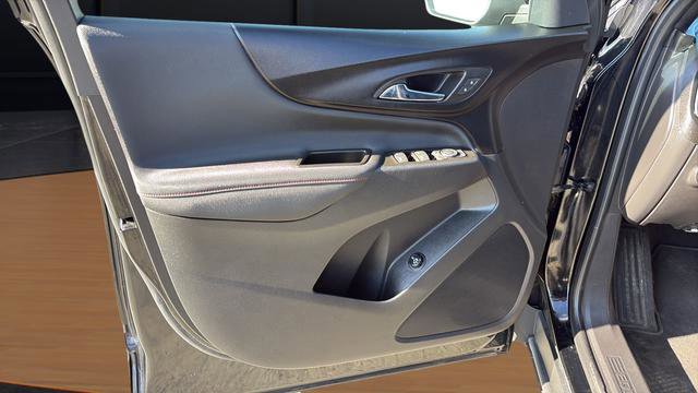 Used 2023 Chevrolet Equinox RS image 18