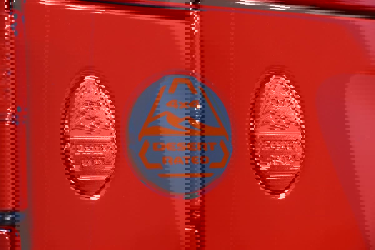 Used 2025 Jeep Gladiator Mojave image 38