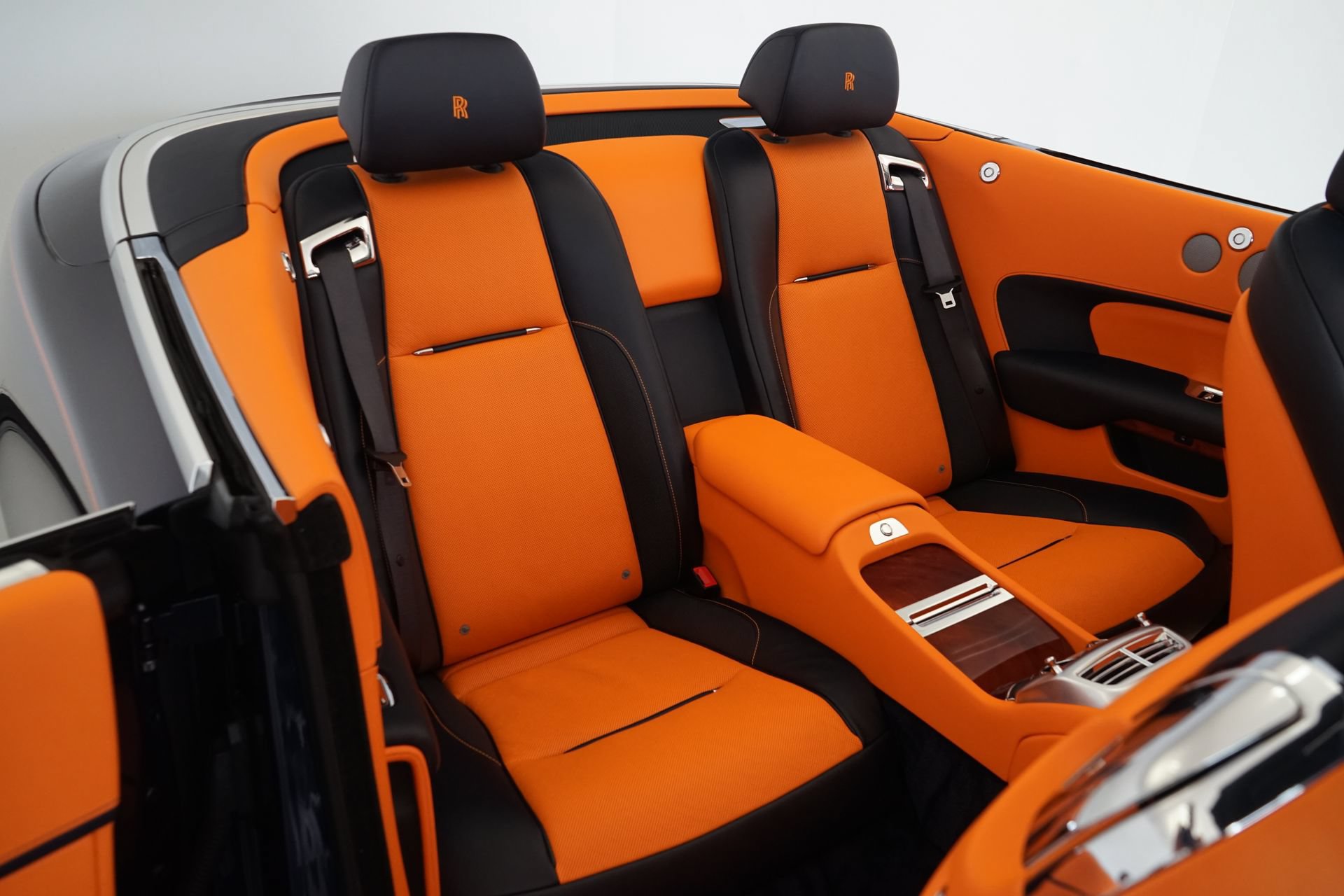 Used 2018 Rolls-Royce Dawn RWD image 23