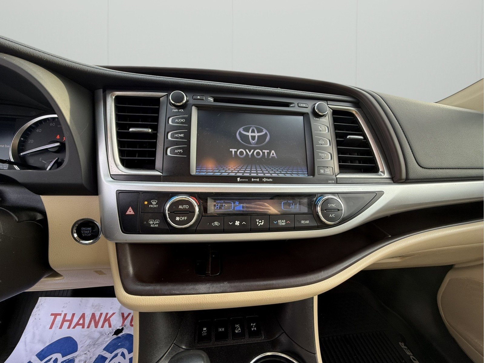 Used 2018 Toyota Highlander XLE image 18