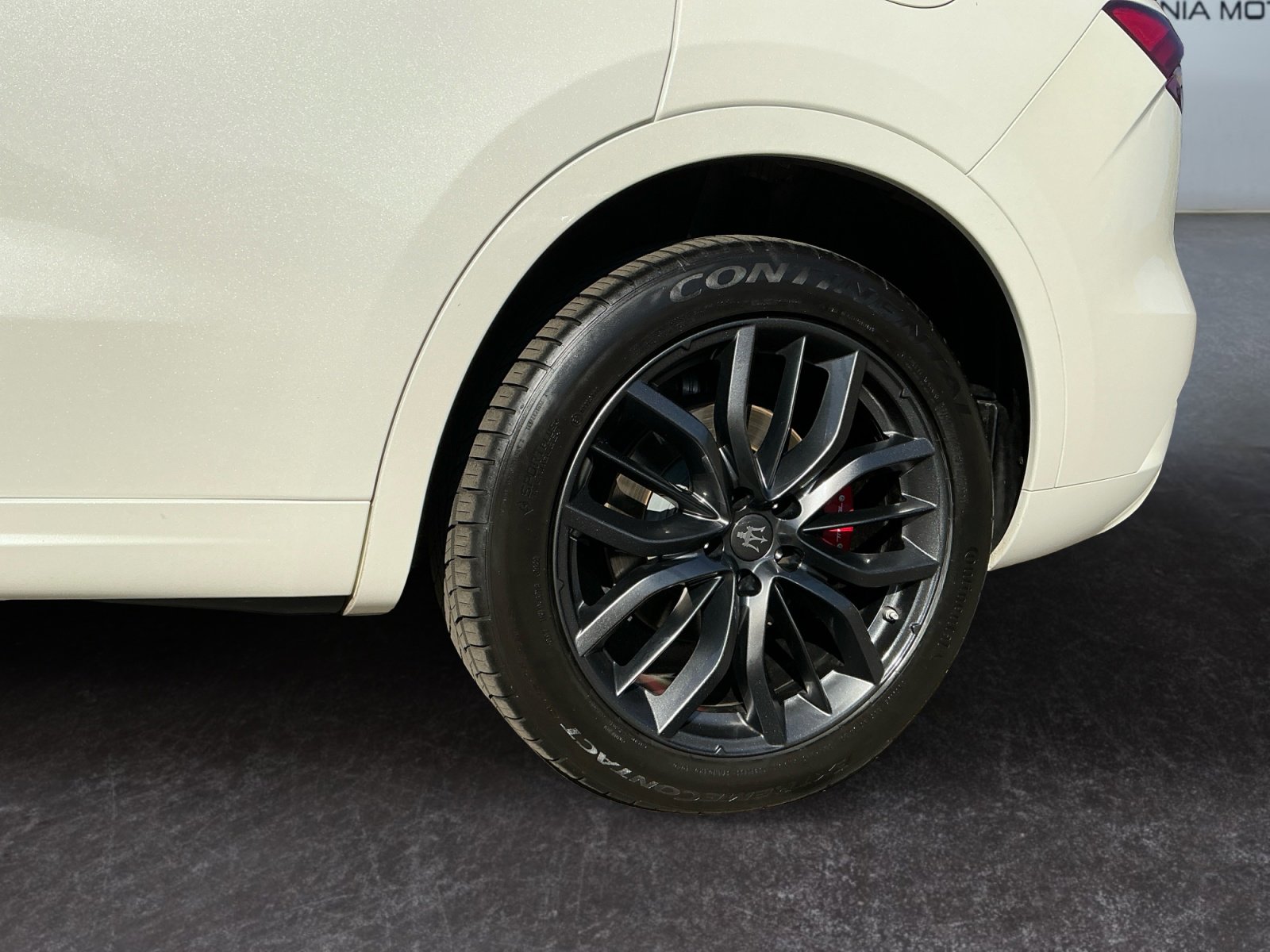 Used 2019 Maserati Levante image 10