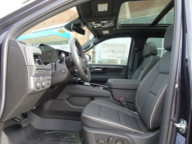 New 2026 Chevrolet Suburban Premier image 5